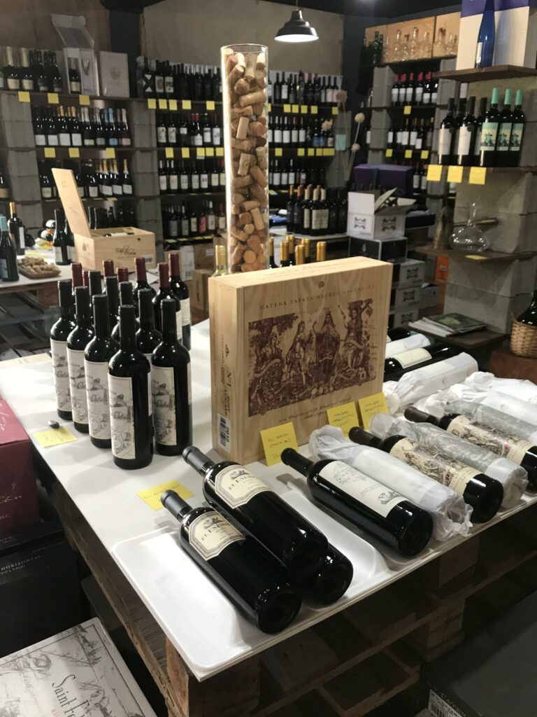 Divino Vinos y licores - Comarca Una