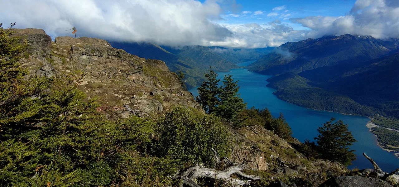 Trekking a la Cumbre del cerro Currumahuida en Lago Puelo