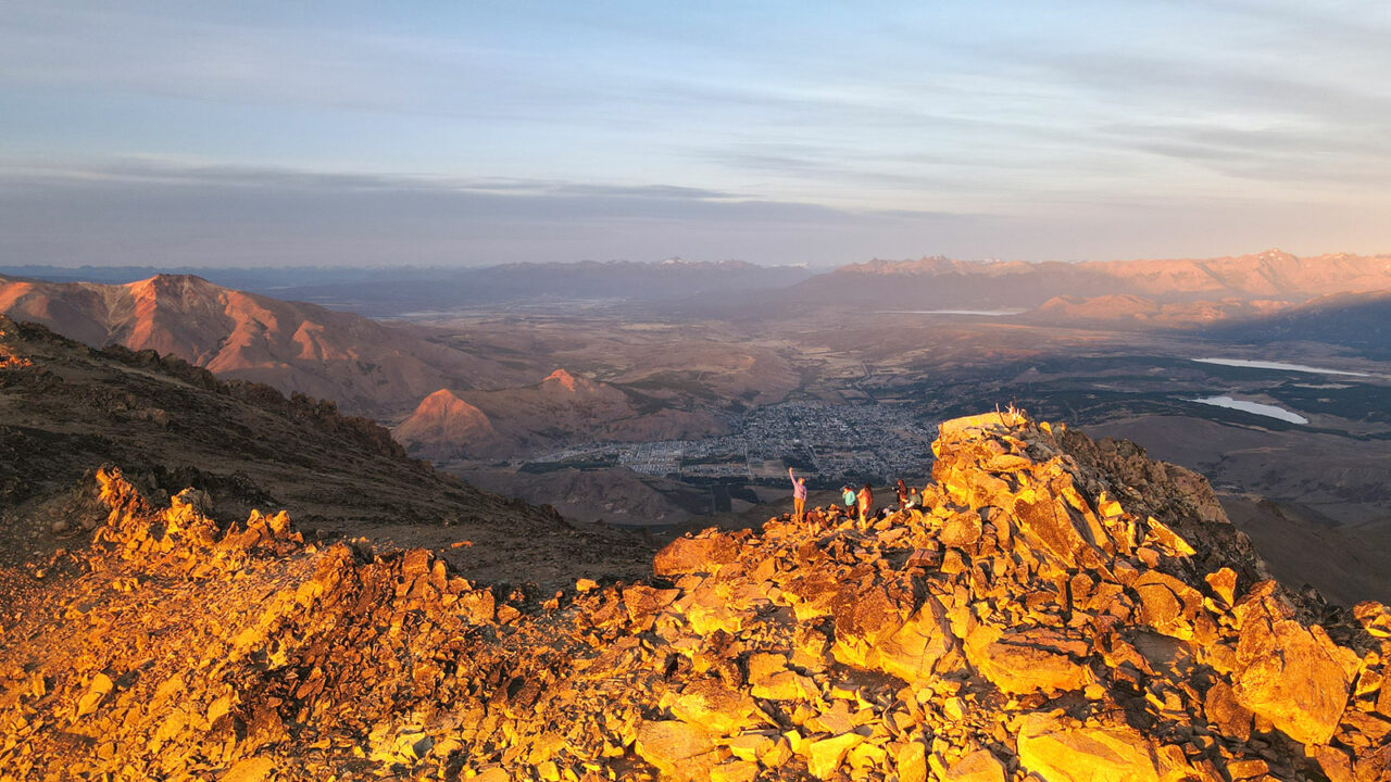 Trekking en Patagonia, los 5 imperdibles en el Corredor de Los Andes - Cumbre del Co 21, Amanecer_portada