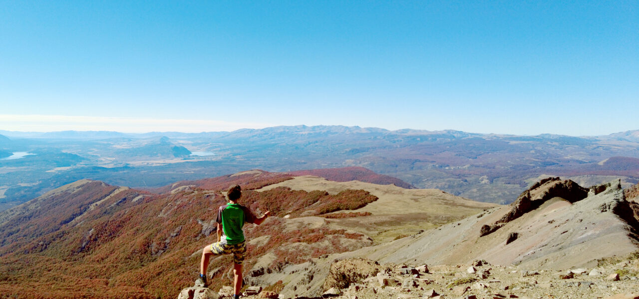 Trekking a la Cumbre del cerro La Momia en Cholila