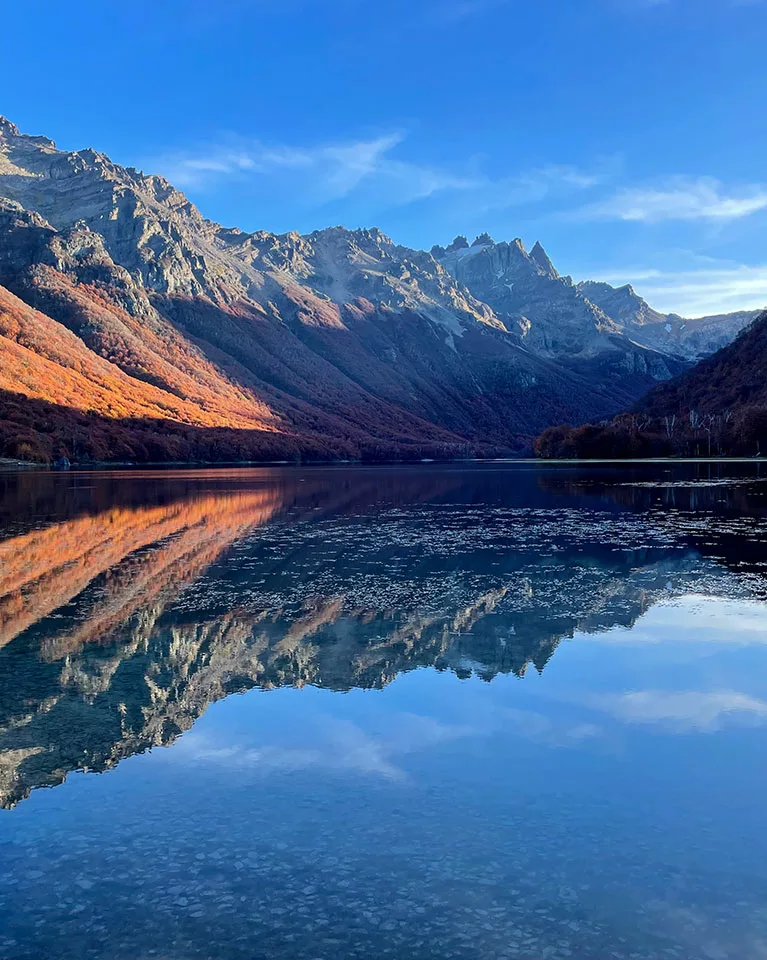 Reflejo Lago Bagillt Trevelin Patagonia